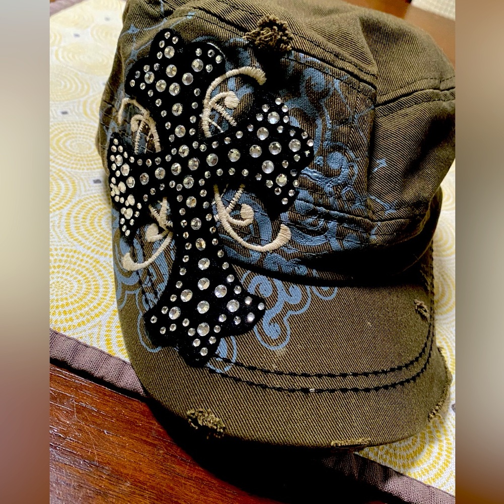 Leader LOGA women’s cap